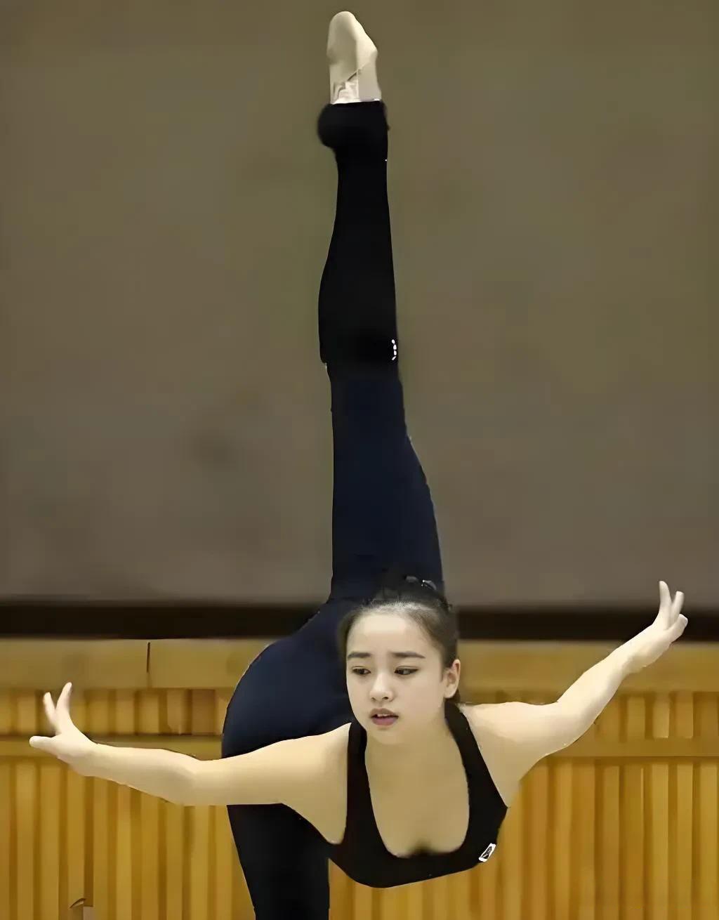 体操选手刷新世界纪录，震撼全场