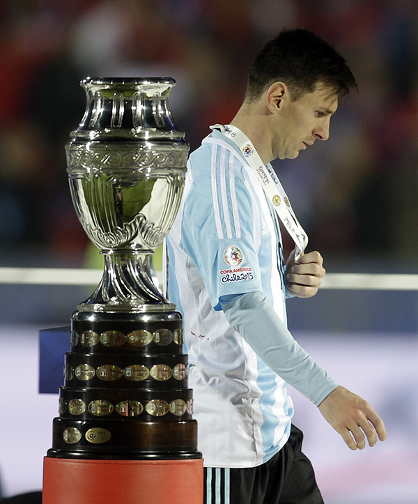 美洲杯队主教练发声，誓言带队登顶