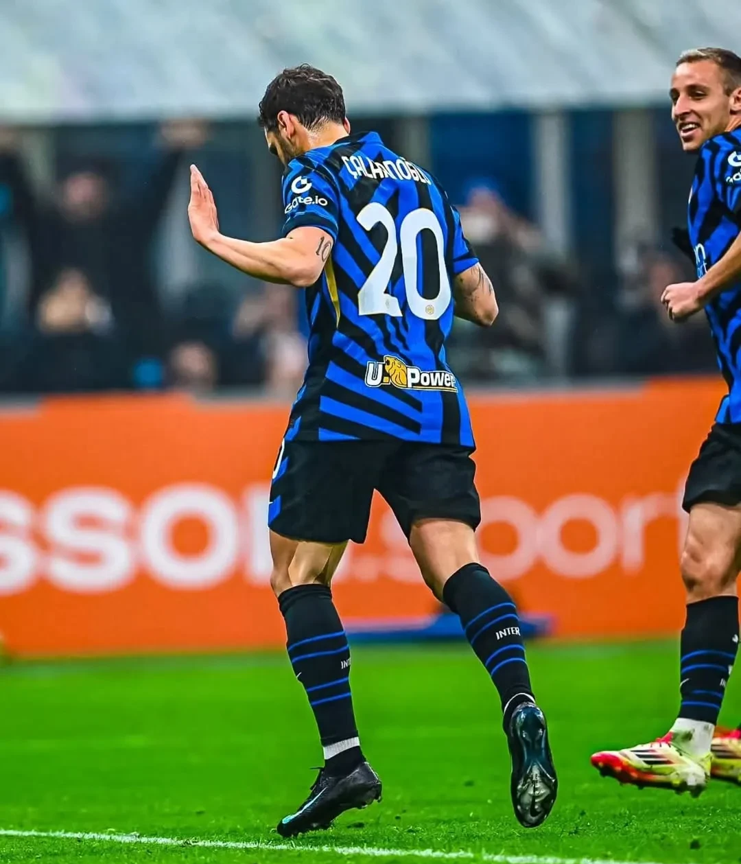 国际米兰完胜里昂，阿尔瓦雷斯高光表现