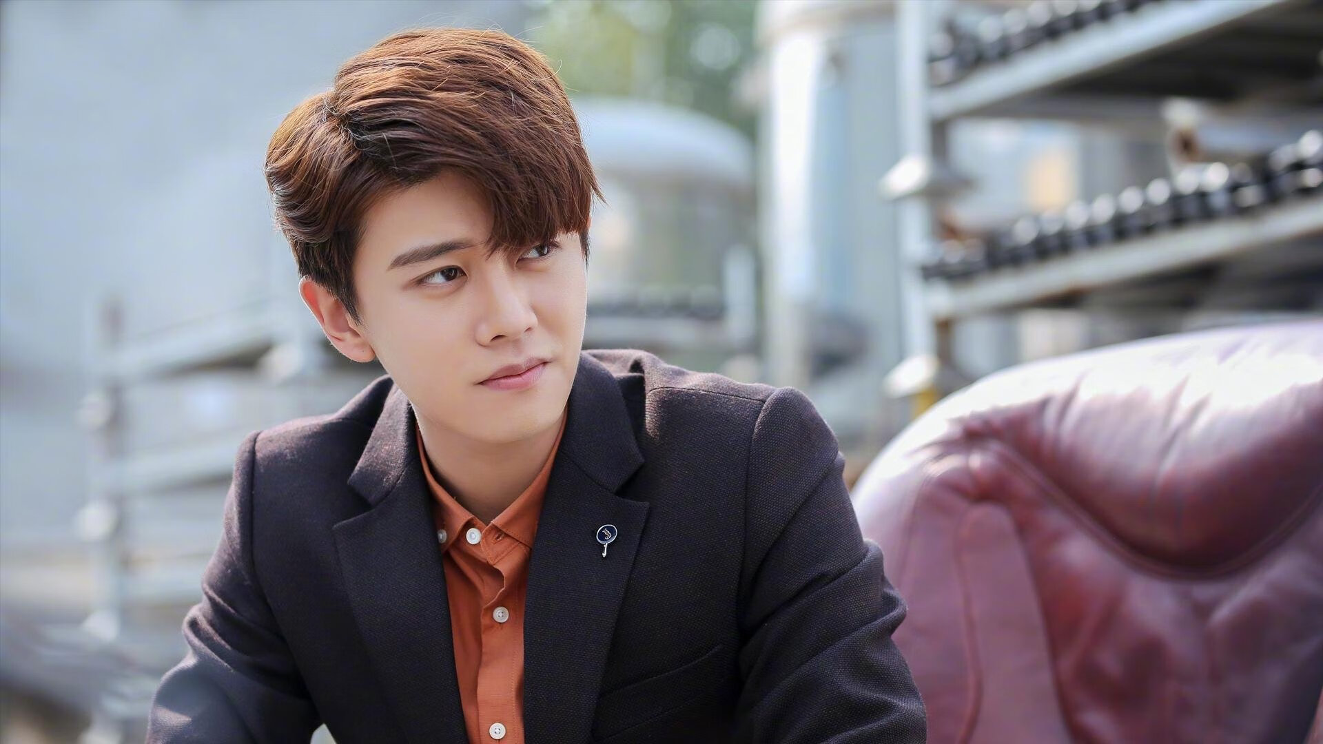 当萨卡滑跪庆祝时，屏幕闪现伊拉克带走皇家社会—一次数据流离奇的时空折叠